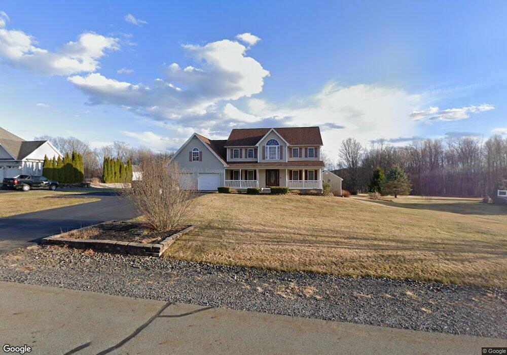 325 Green Briar Dr, Moscow, PA 18444 - photo 1