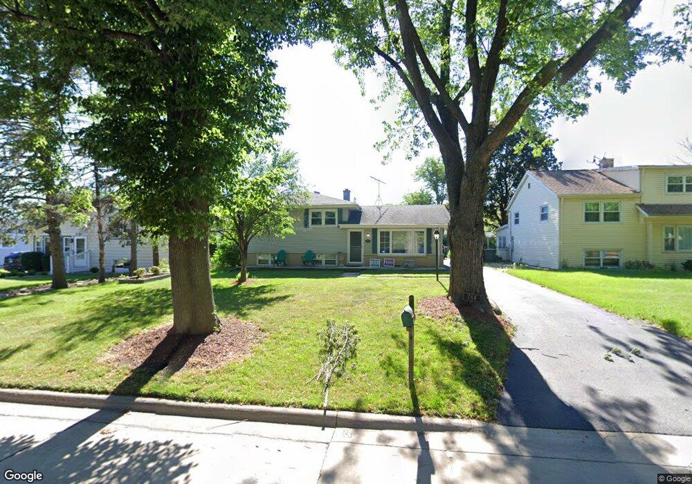 784 N Eastland St, Elmhurst, IL 60126 - photo 1