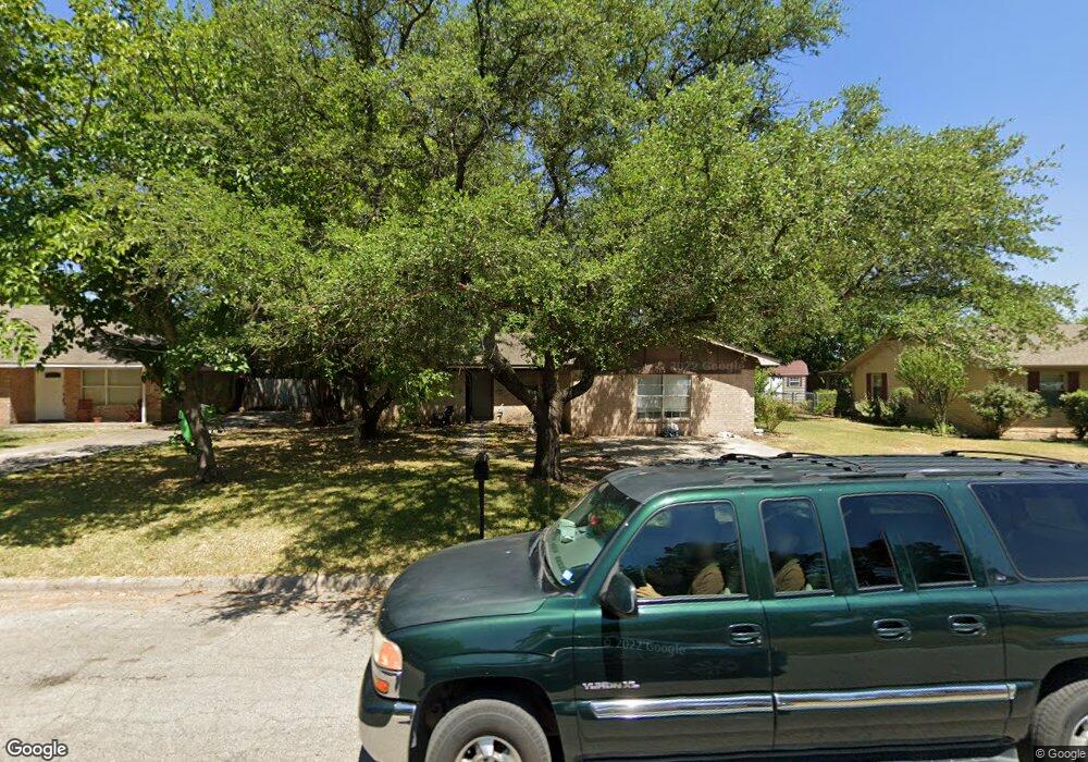 1006 Kent Dr, Gainesville, TX 76240 - photo 1