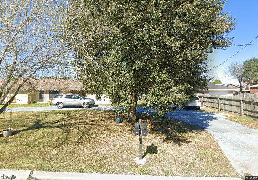 301 E Harwood Ave, Beeville, TX 78102 - photo 1