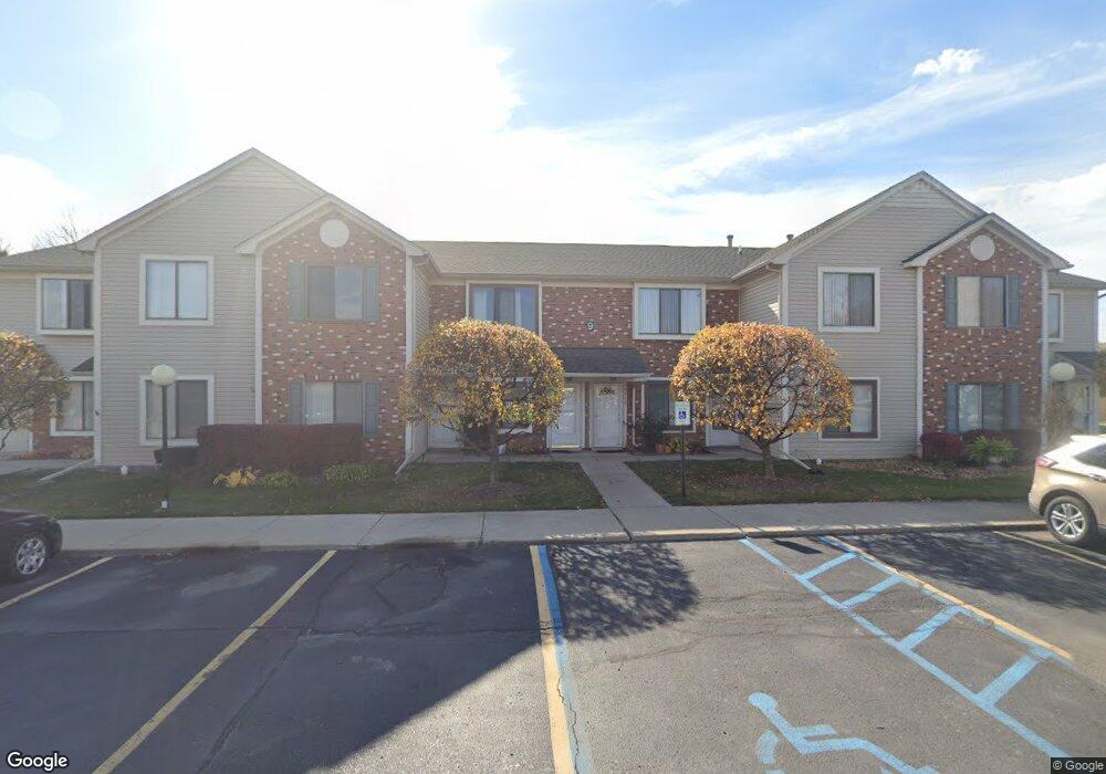 30515 Hidden Pines Ln unit 76, Roseville, MI 48066 - photo 1