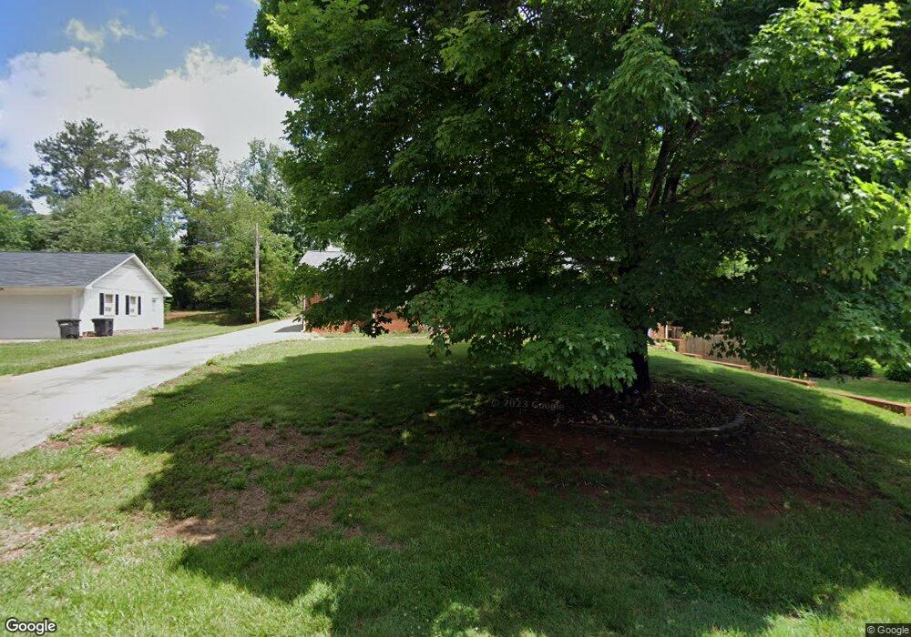 415 Beverly Dr, Statesville, NC 28625 - photo 1