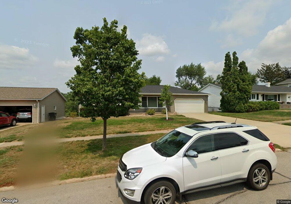 2512 10th Ave SW, Cedar Rapids, IA 52404 - photo 1