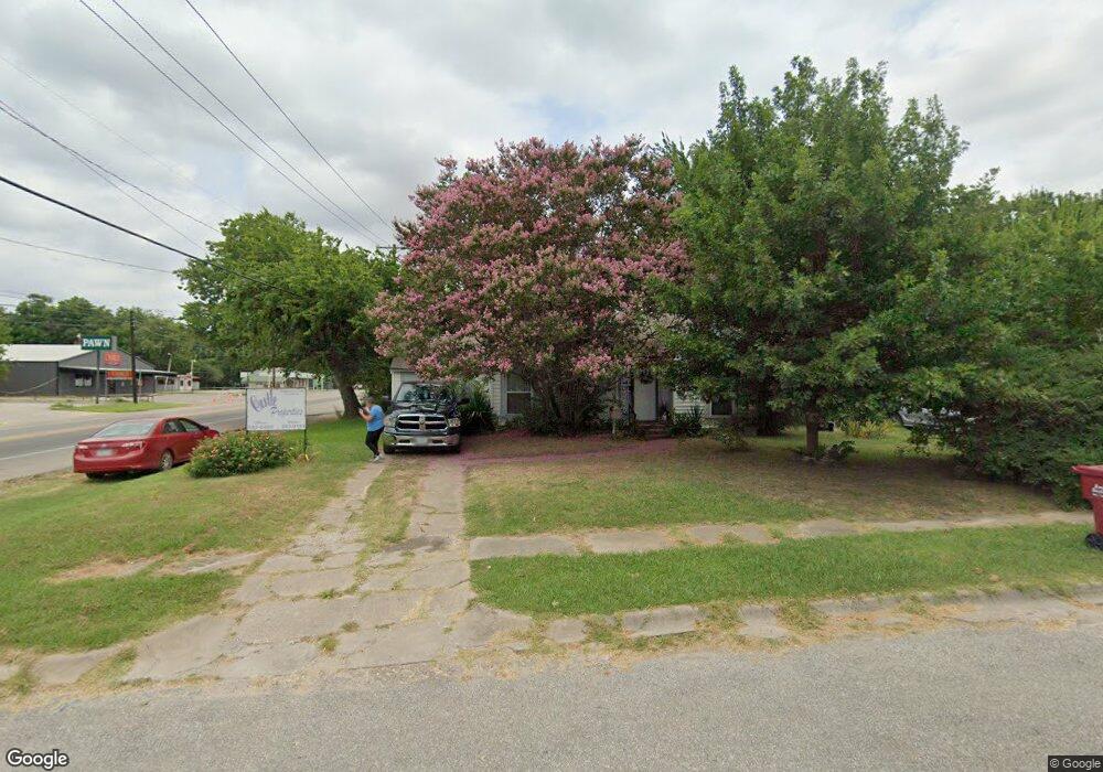 201 E Evans Ave, Bonham, TX 75418 - photo 1