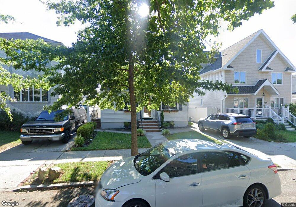 4927 166th St, Fresh Meadows, NY 11365 - photo 1