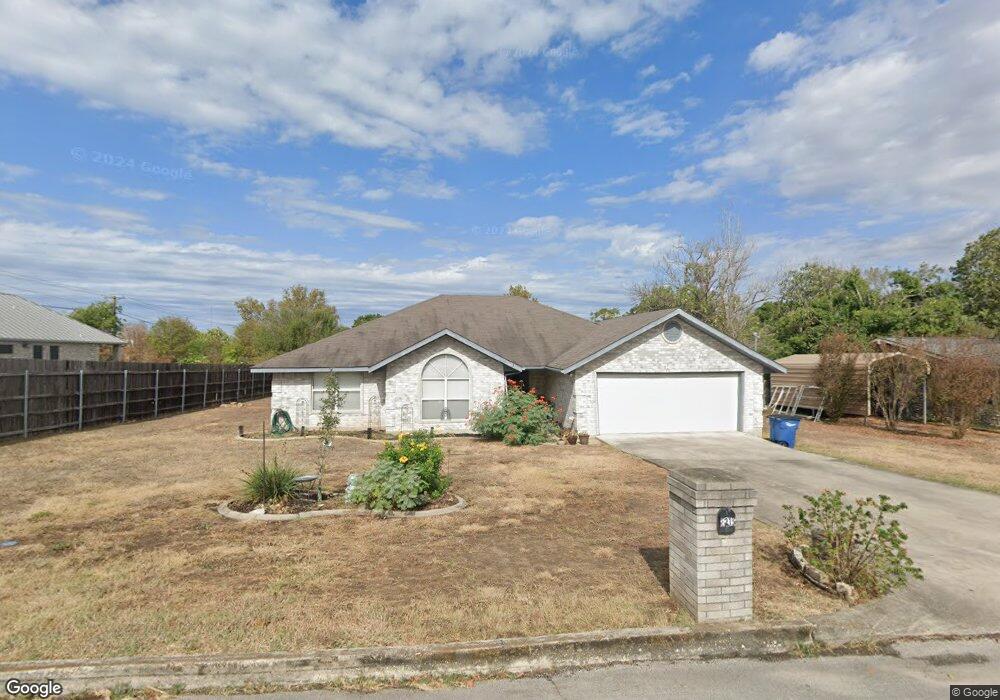 1315 Hillcrest Dr, New Braunfels, TX 78130 - photo 1