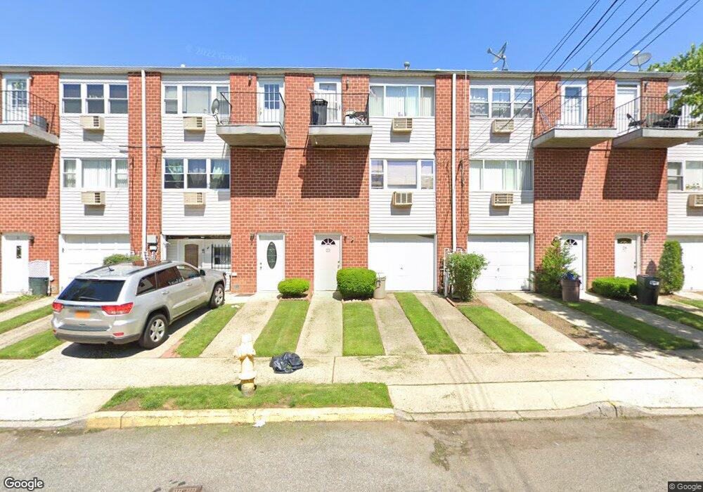25 Francine Ct unit B, Staten Island, NY 10306 - photo 1