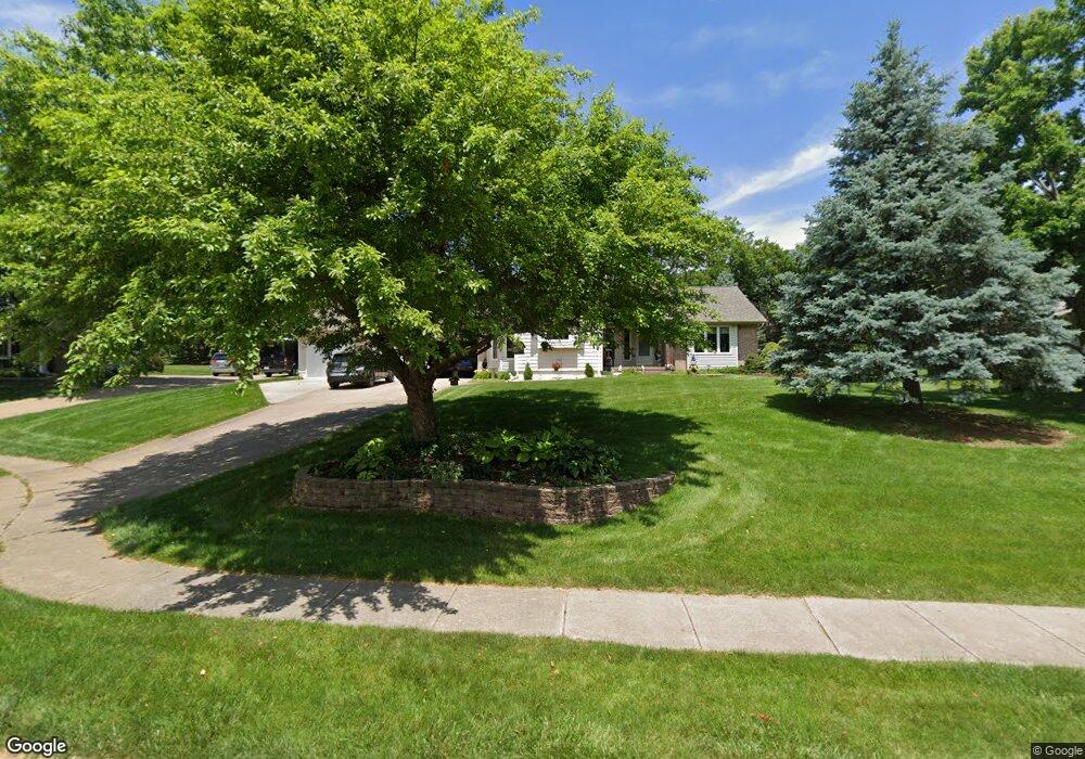 4331 Ridgewood Ct, Davenport, IA 52807 - photo 1