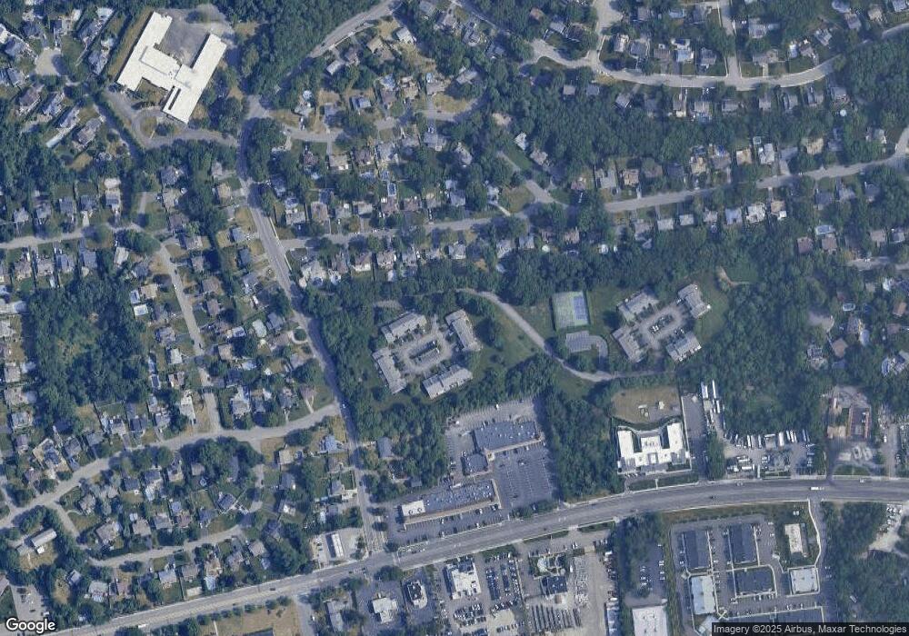 13 Sandy Hill Rd, ComMacK, NY 11725 - photo 1