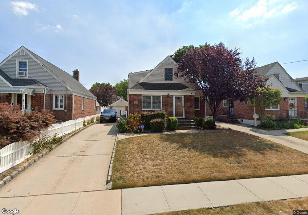 60 W Fenimore St, Valley Stream, NY 11580 - photo 1