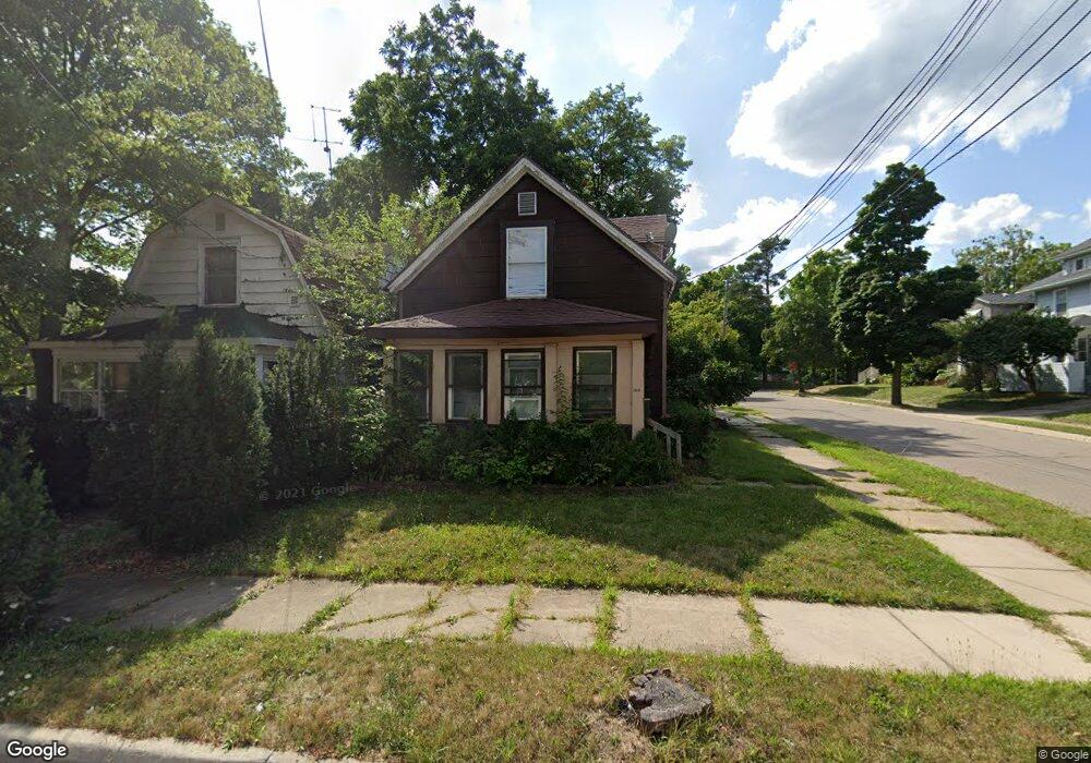 945 N Sycamore St, Lansing, MI 48906 - photo 1