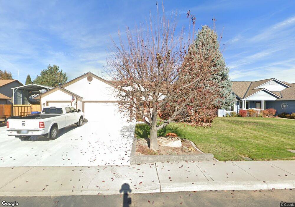 1947 NW Nickernut Ct, Redmond, OR 97756 - photo 1