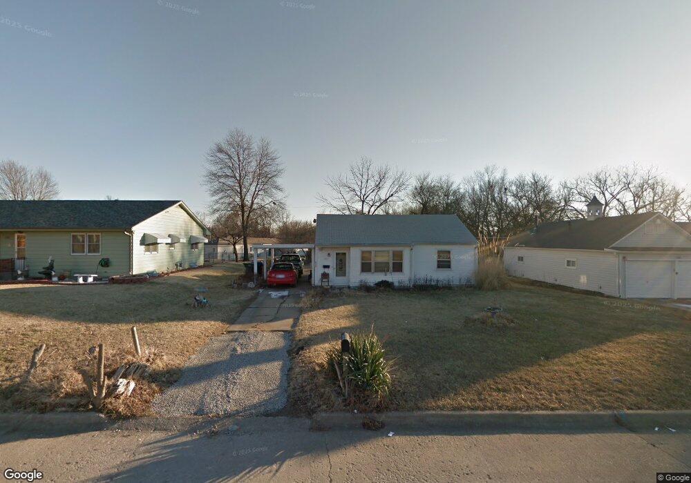 2511 SW 22nd St, Topeka, KS 66611 - photo 1