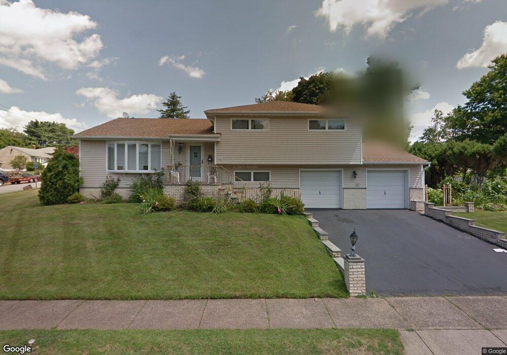 68 Robin Hood Rd, Clifton, NJ 07013 - photo 1