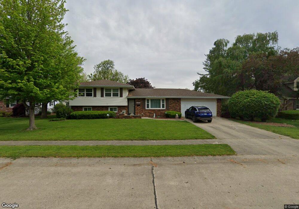 404 Crescent Dr, Mattoon, IL 61938 - photo 1