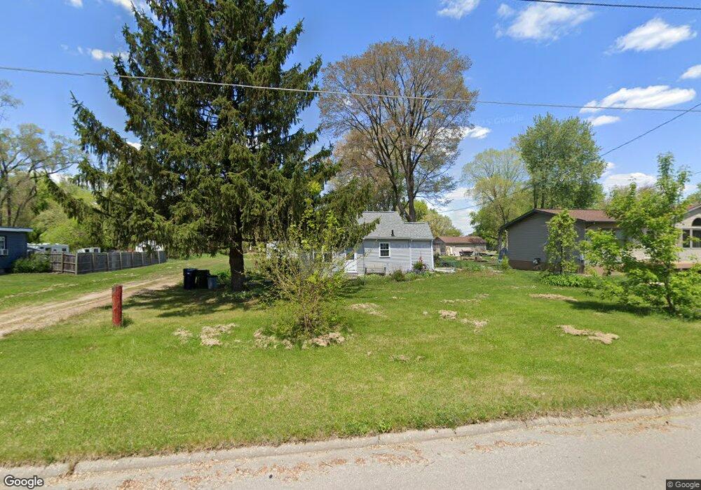 1914 Robin Rd, Waterloo, IA 50701 - photo 1