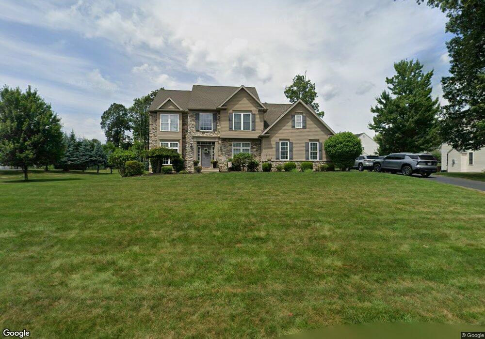 1261 Woodberry Dr, Mountain Top, PA 18707 - photo 1