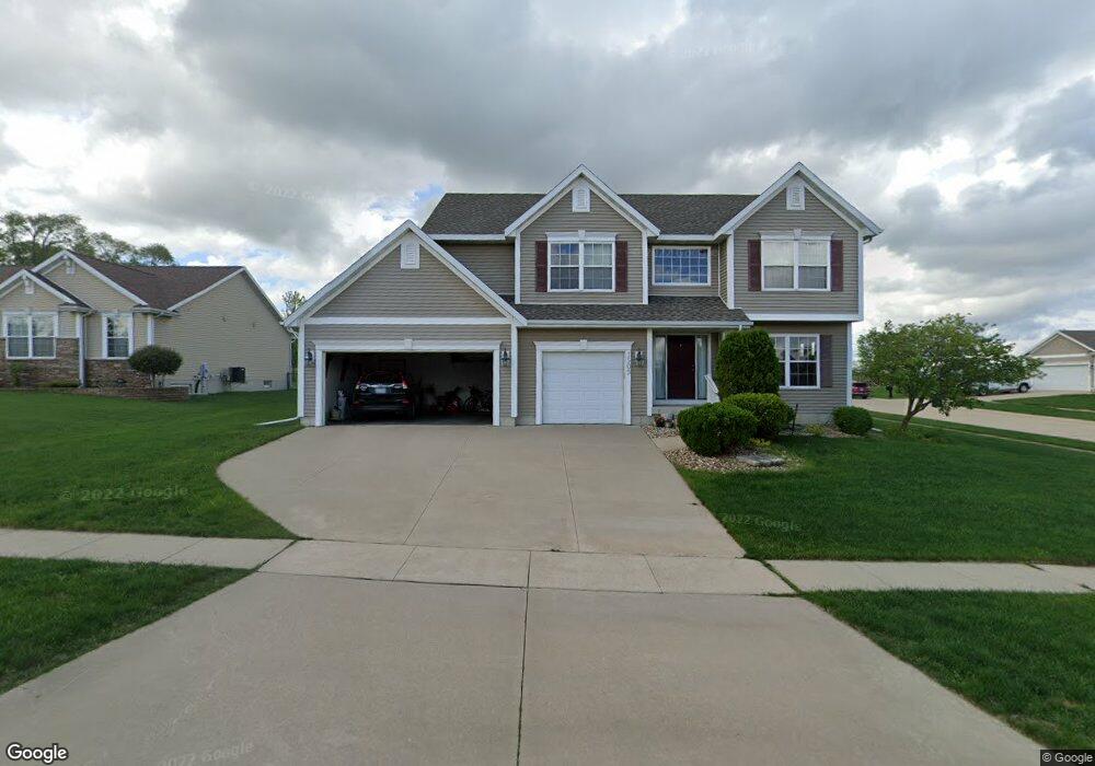1509 Athens Ct, Cedar Falls, IA 50613 - photo 1