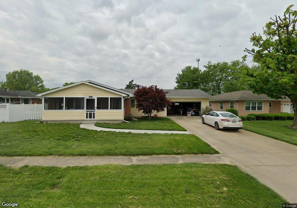 1105 N 32nd St, Mattoon, IL 61938 - photo 1
