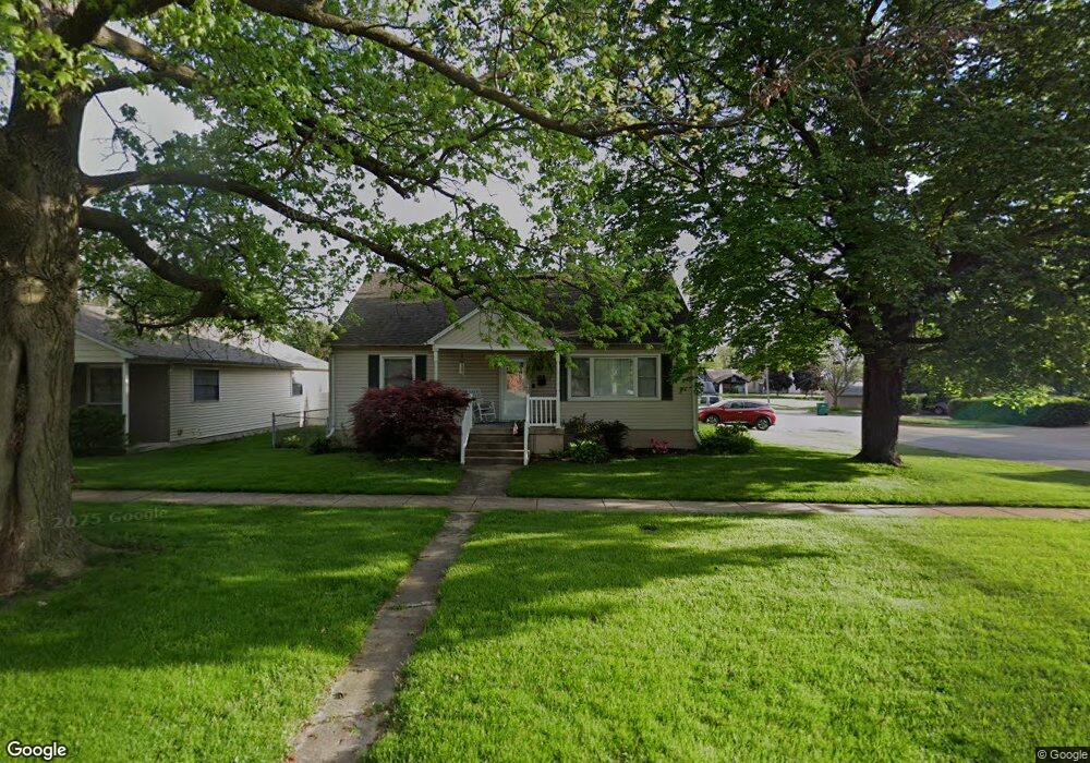 800 Broadway Ave, Mattoon, IL 61938 - photo 1