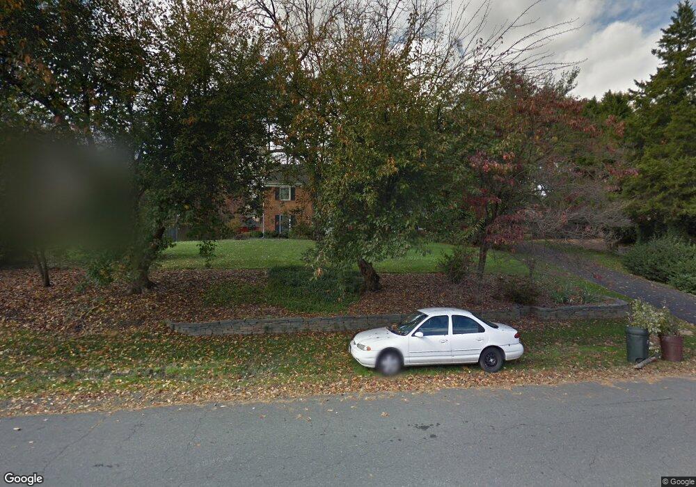 1004 Kimberwicke Rd, McLean, VA 22102 - photo 1