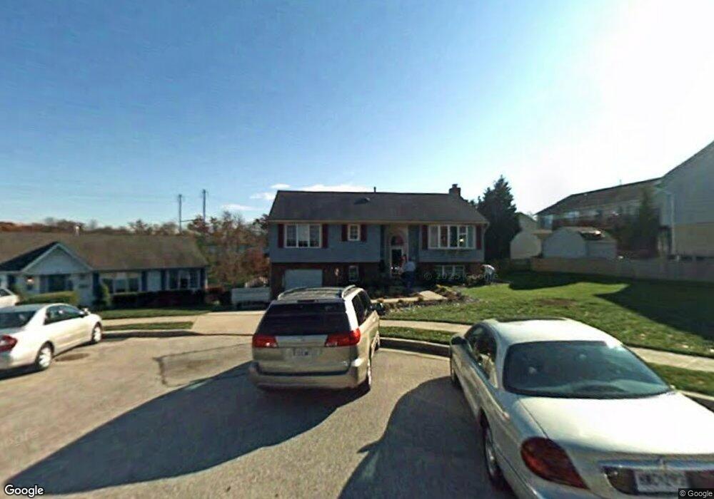 8 Dove Ct, Halethorpe, MD 21227 - photo 1