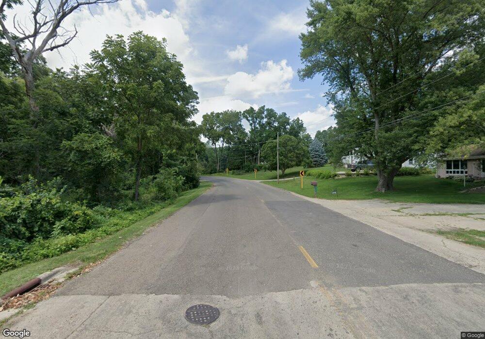 375 N Mill St, Freeport, IL 61032 - photo 1