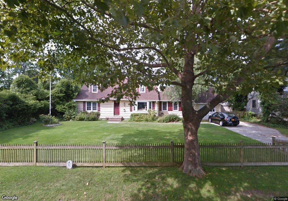 39 Maple St, Islip, NY 11751 - photo 1