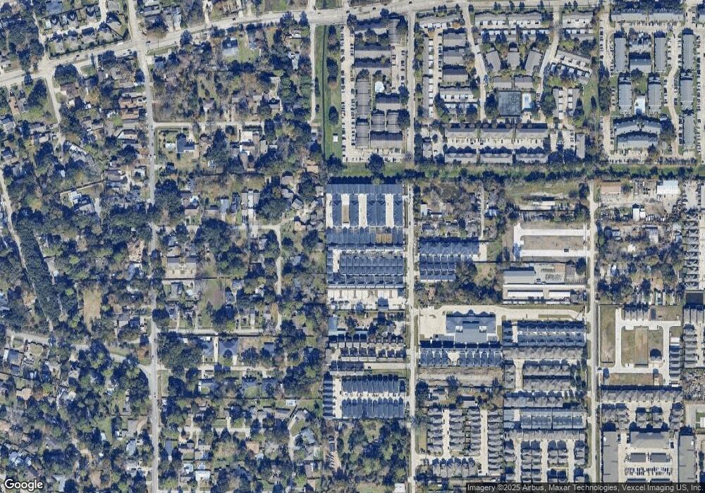 9021 Laverne Oak Ln, Houston, TX 77080 - photo 1