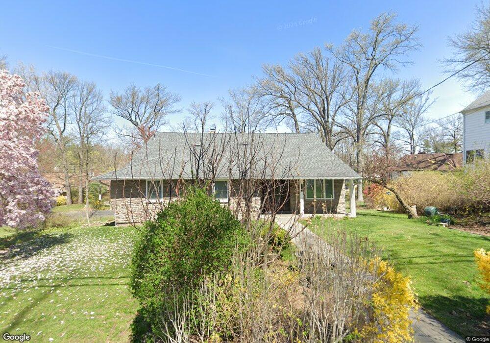 117 Shoreward Dr, Great Neck, NY 11021 - photo 1