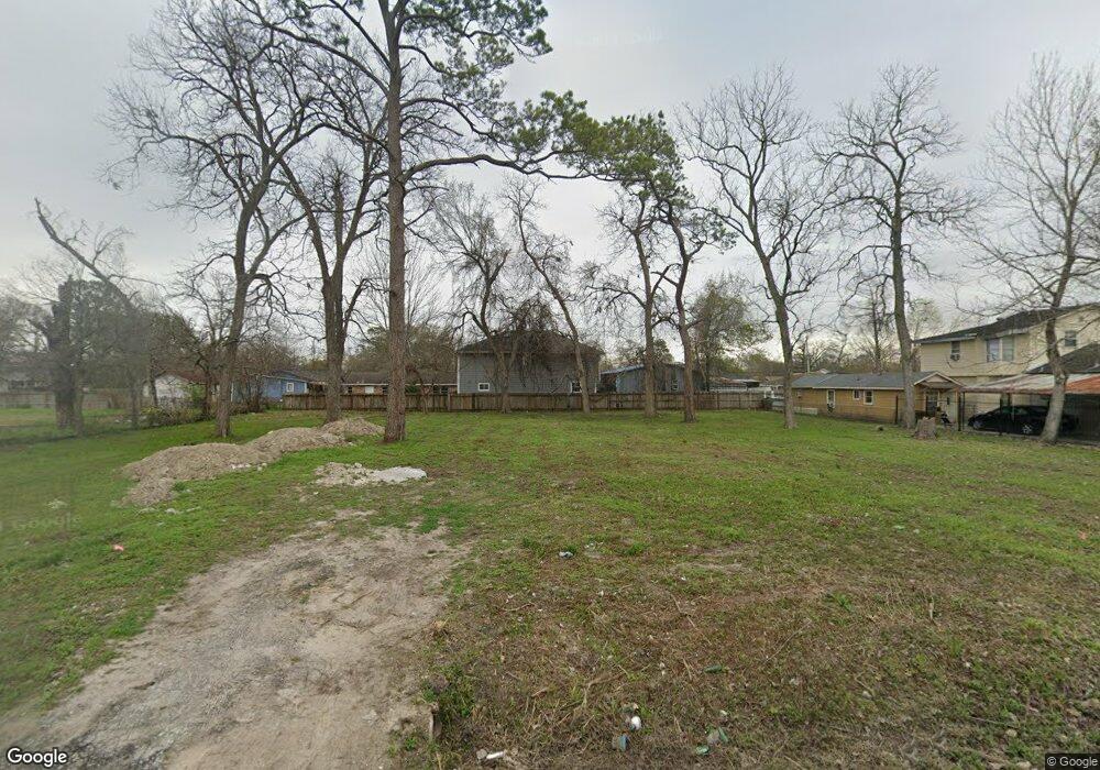 8006 Farnsworth St unit B, Houston, TX 77022 - photo 1