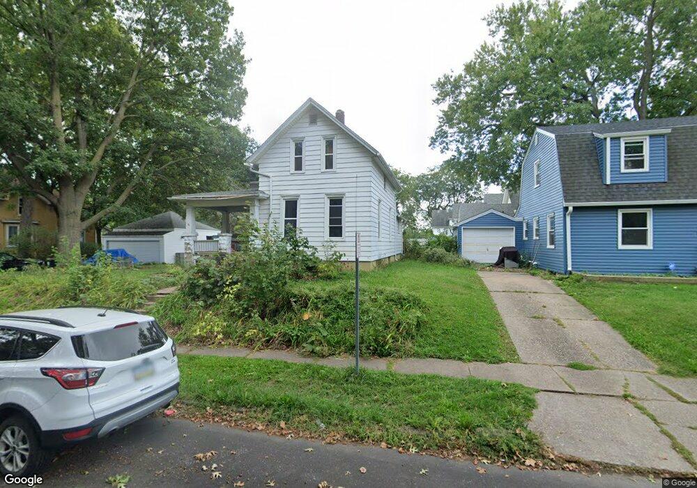 921 W 14th St, Davenport, IA 52804 - photo 1