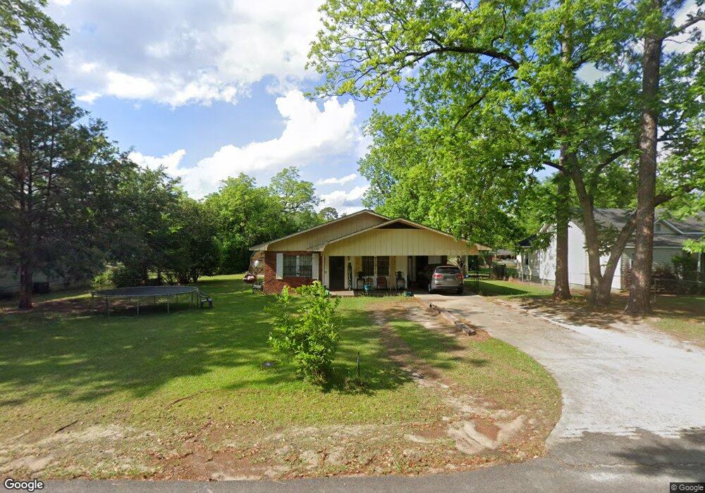 607 W Alapaha St, Fitzgerald, GA 31750 - photo 1