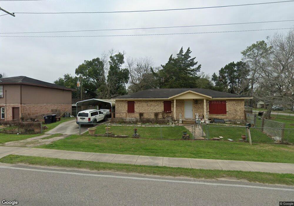 409 N 2nd St, Alvin, TX 77511 - photo 1