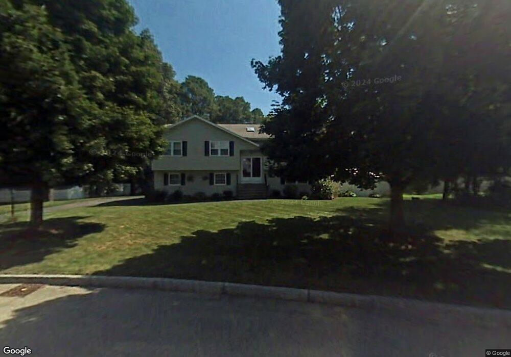 5 Patriot Cir, Bedford, MA 01730 - photo 1