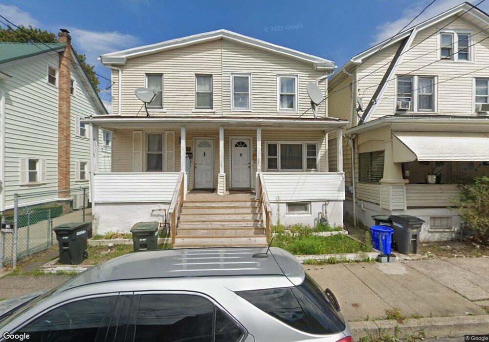 569 Lincoln St, Hazleton, PA 18201 - photo 1