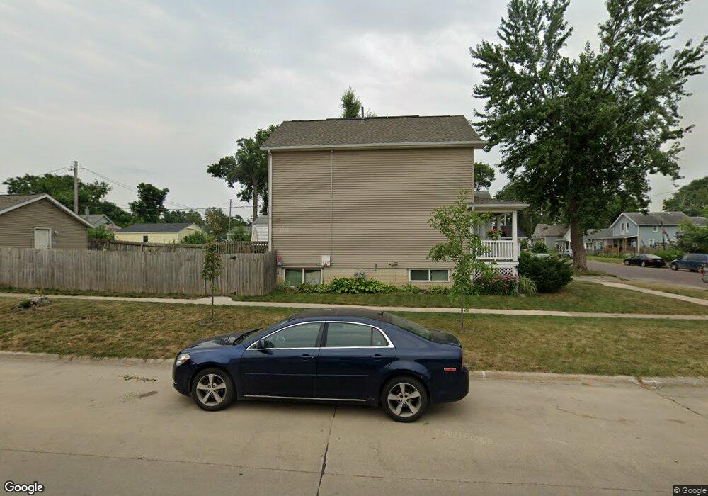 1000 9th St SE, Cedar Rapids, IA 52401 - photo 1