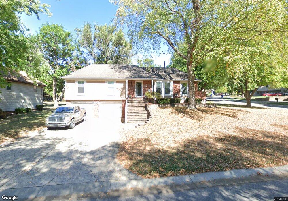 6513 Bradshaw St, Shawnee, KS 66216 - photo 1