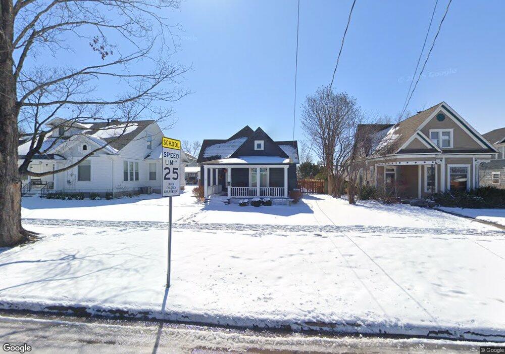 512 W Cypress St, Rogers, AR 72756 - photo 1