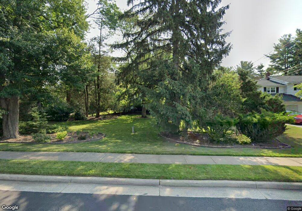 4 Robin Rd, Edison, NJ 08820 - photo 1