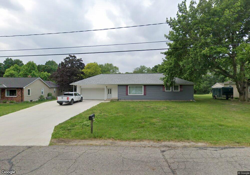 622 S Locust St, Wayland, MI 49348 - photo 1