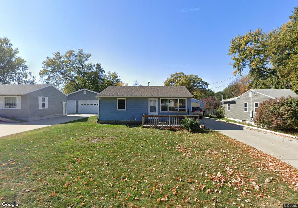 705 E 14th St N, Newton, IA 50208 - photo 1