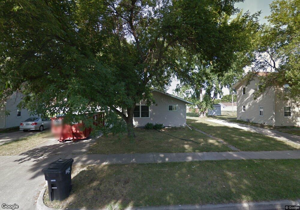 917 21st St S, Fargo, ND 58103 - photo 1
