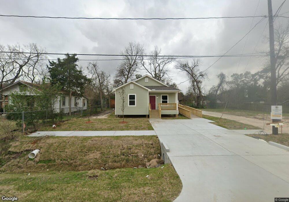 1073 South Ln, Houston, TX 77088 - photo 1