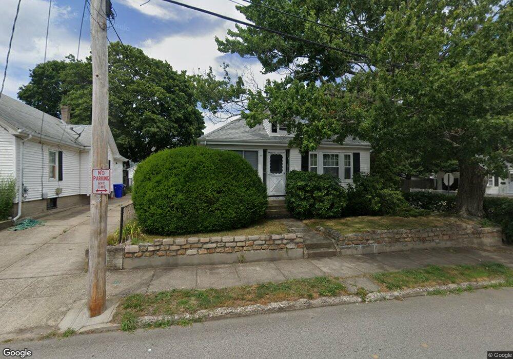 102 Whittier Rd, Pawtucket, RI 02861 - photo 1