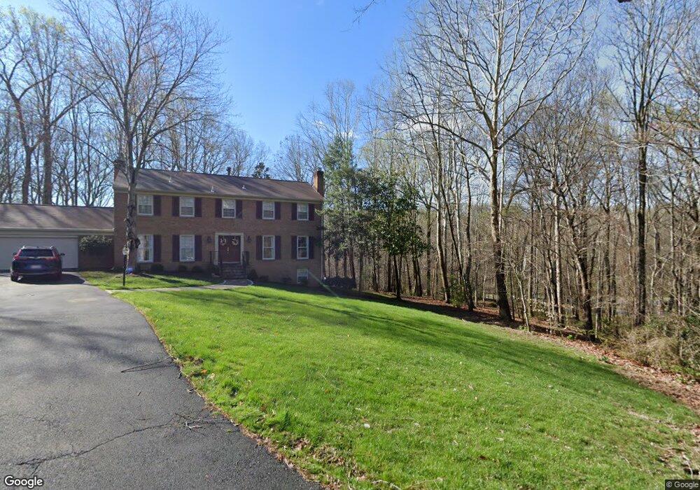 5833 Bent Twig Rd, McLean, VA 22101 - photo 1