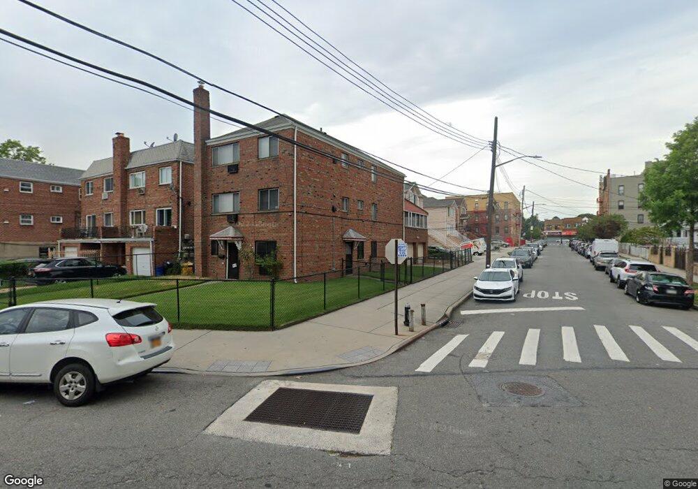 19531 Woodhull Ave, Hollis, NY 11423 - photo 1