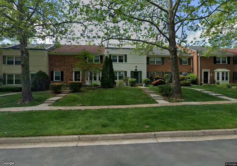 8409 Forrester Blvd, Springfield, VA 22152 - photo 1