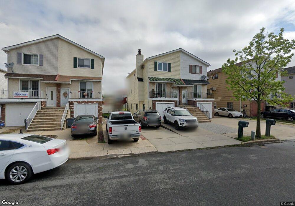 257 Regis Dr, Staten Island, NY 10314 - photo 1