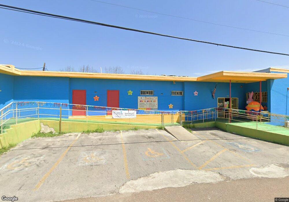 1515 Hendricks Ave, Laredo, TX 78040 - photo 1